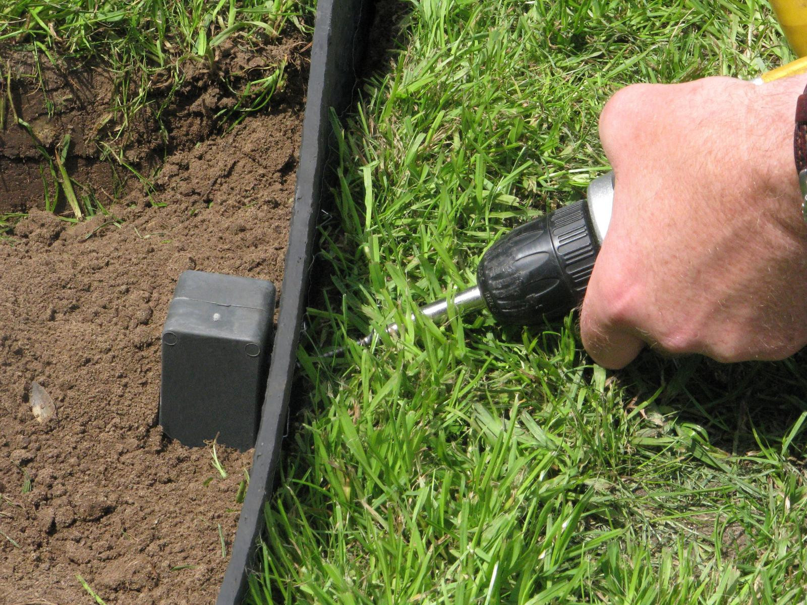 Flexible garden edging