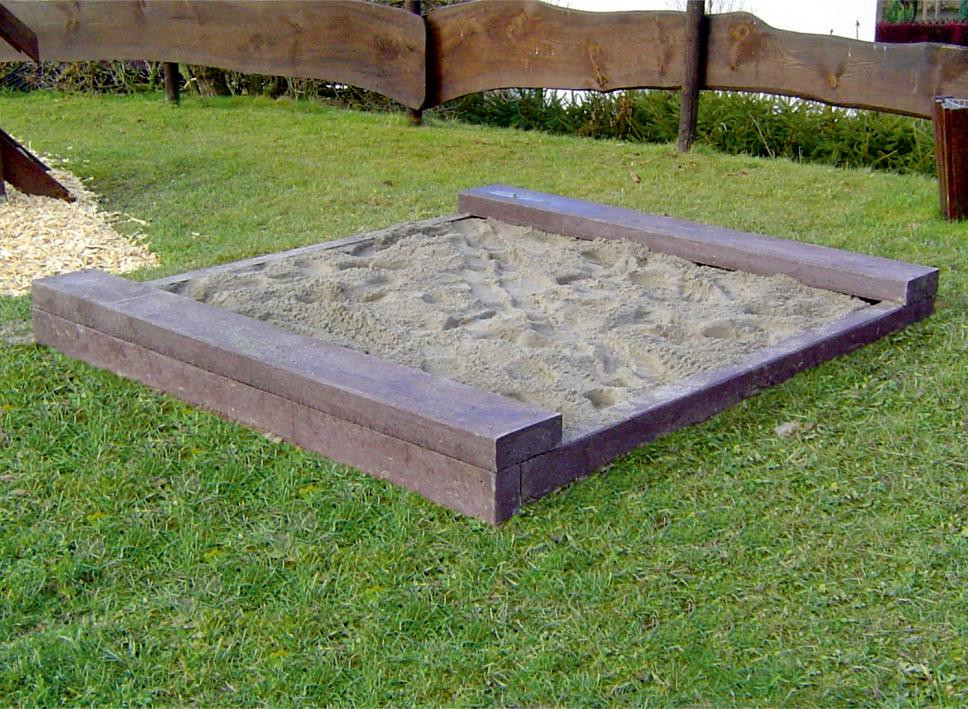 Beam / Sleeper with rounded longitudinal