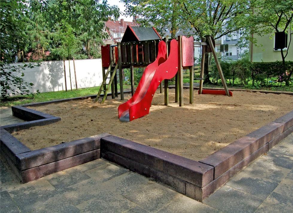 Beam / Sleeper with rounded longitudinal