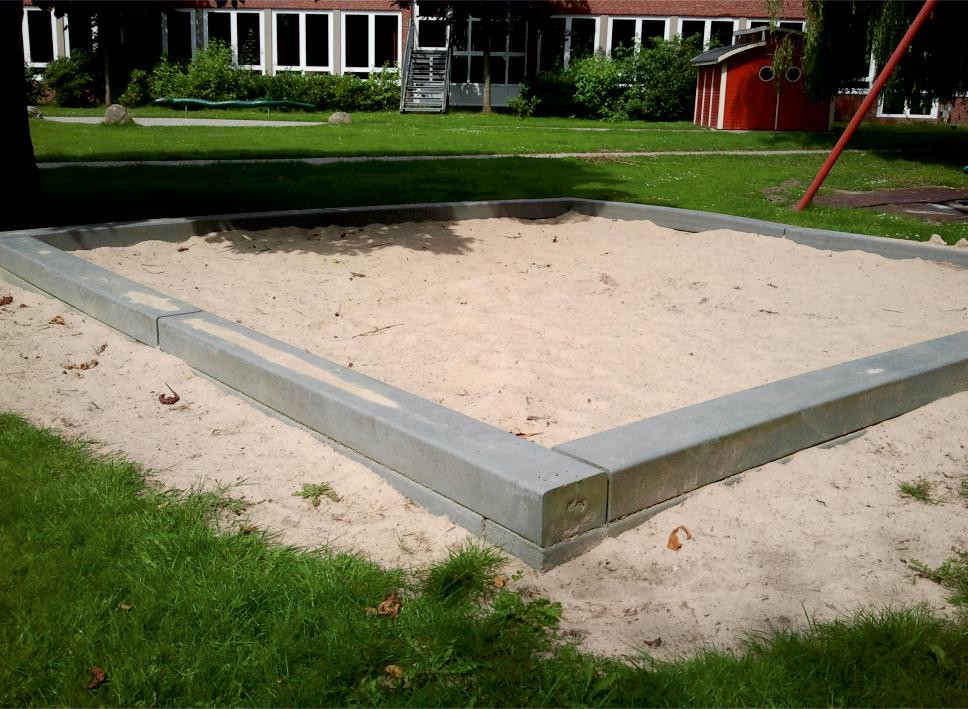 Beam / Sleeper with rounded longitudinal
