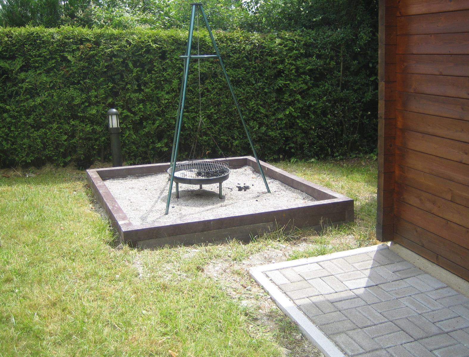 Beam / Sleeper with rounded longitudinal