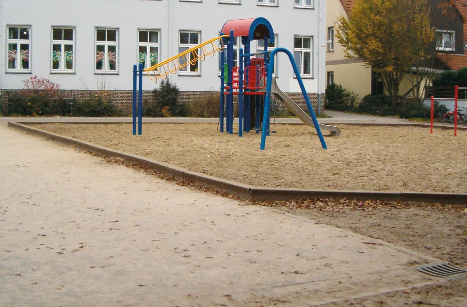 Beam / Sleeper with rounded longitudinal