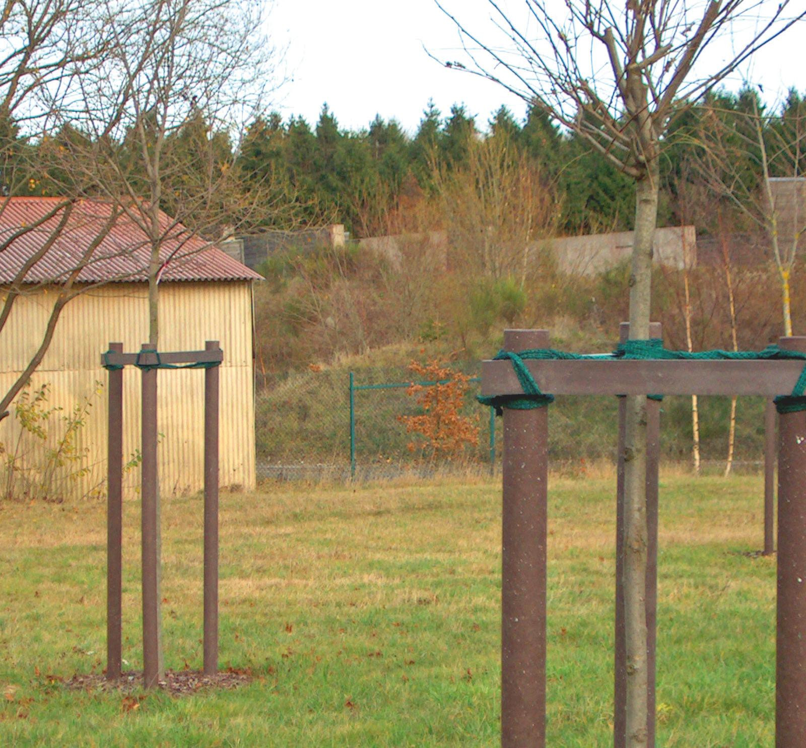 Round post without reinforcement