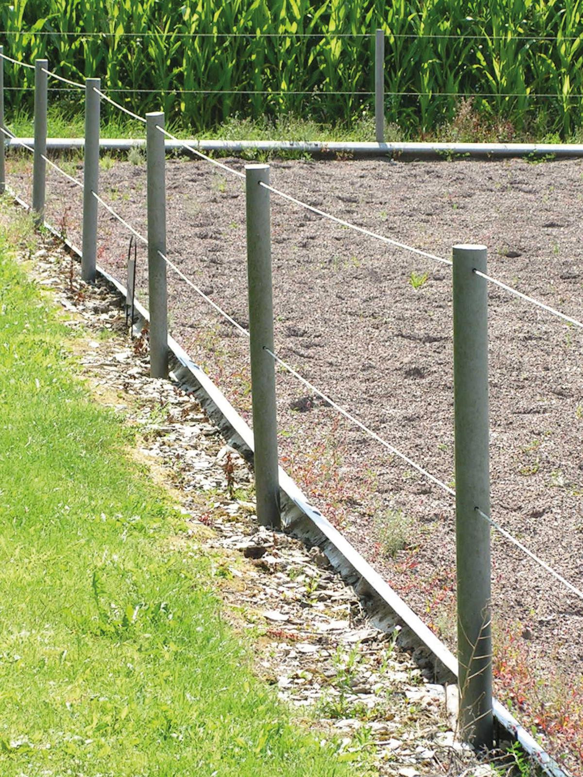 Round post without reinforcement