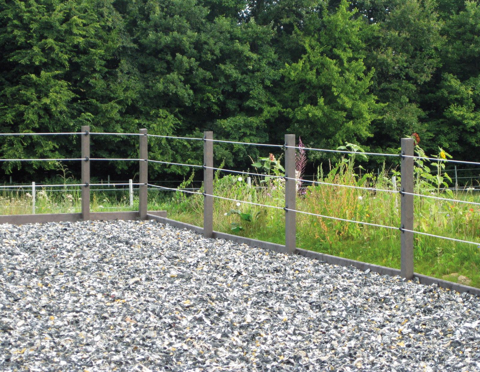 Square post integrated reinforcement