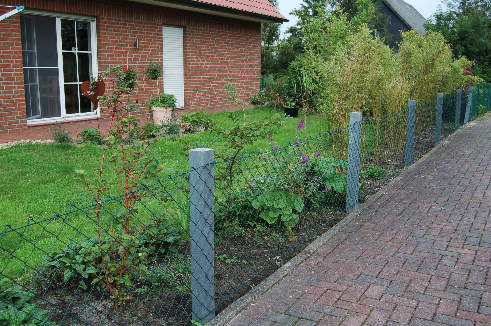 Square post without reinforcement