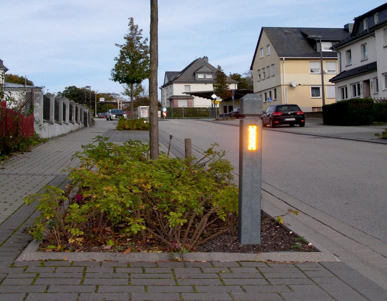 Bollard, with pyramid head