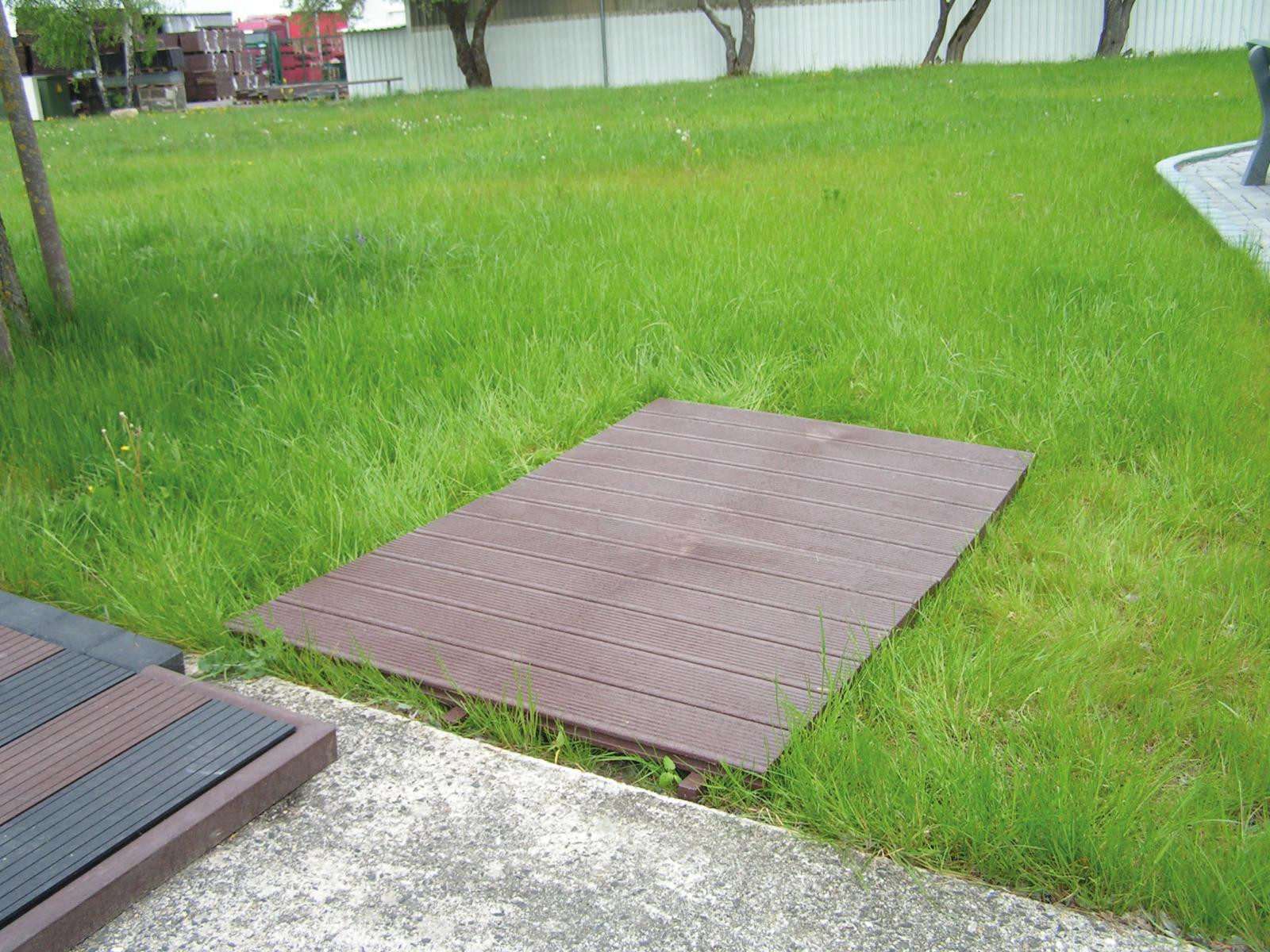 Pre-assembled boardwalk element