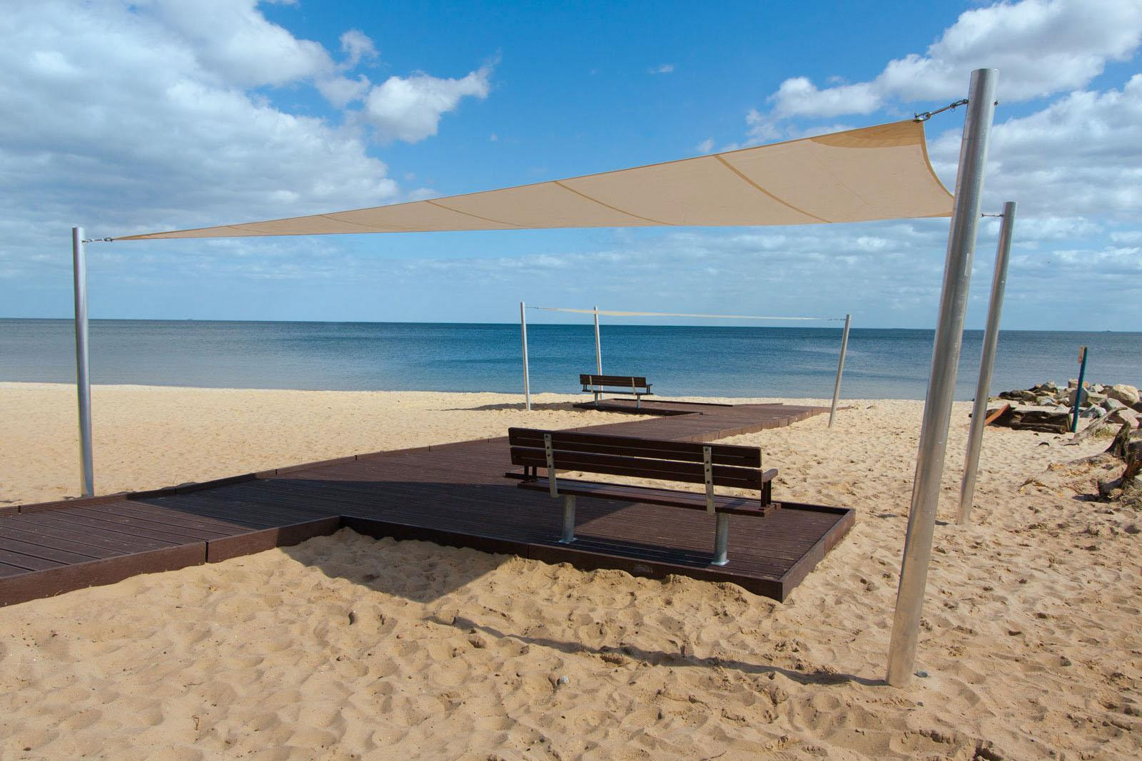 Pre-assembled boardwalk element