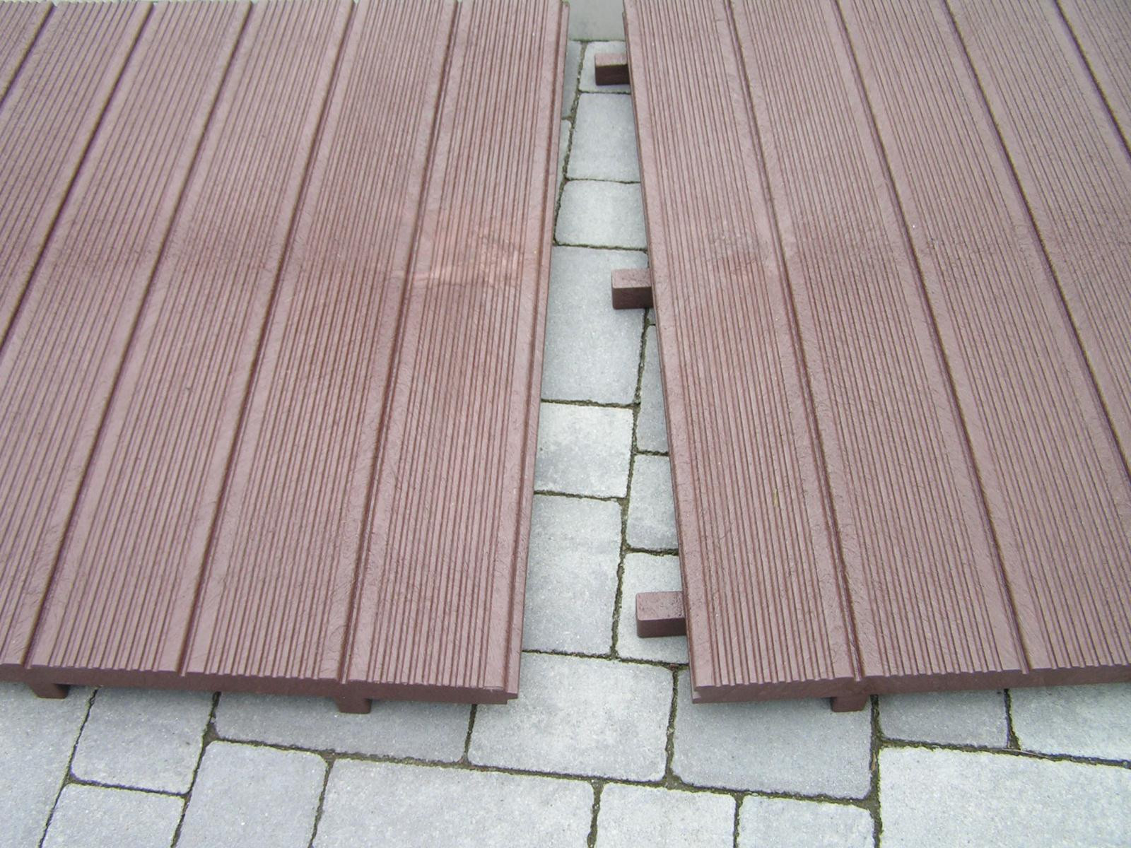 Pre-assembled boardwalk element