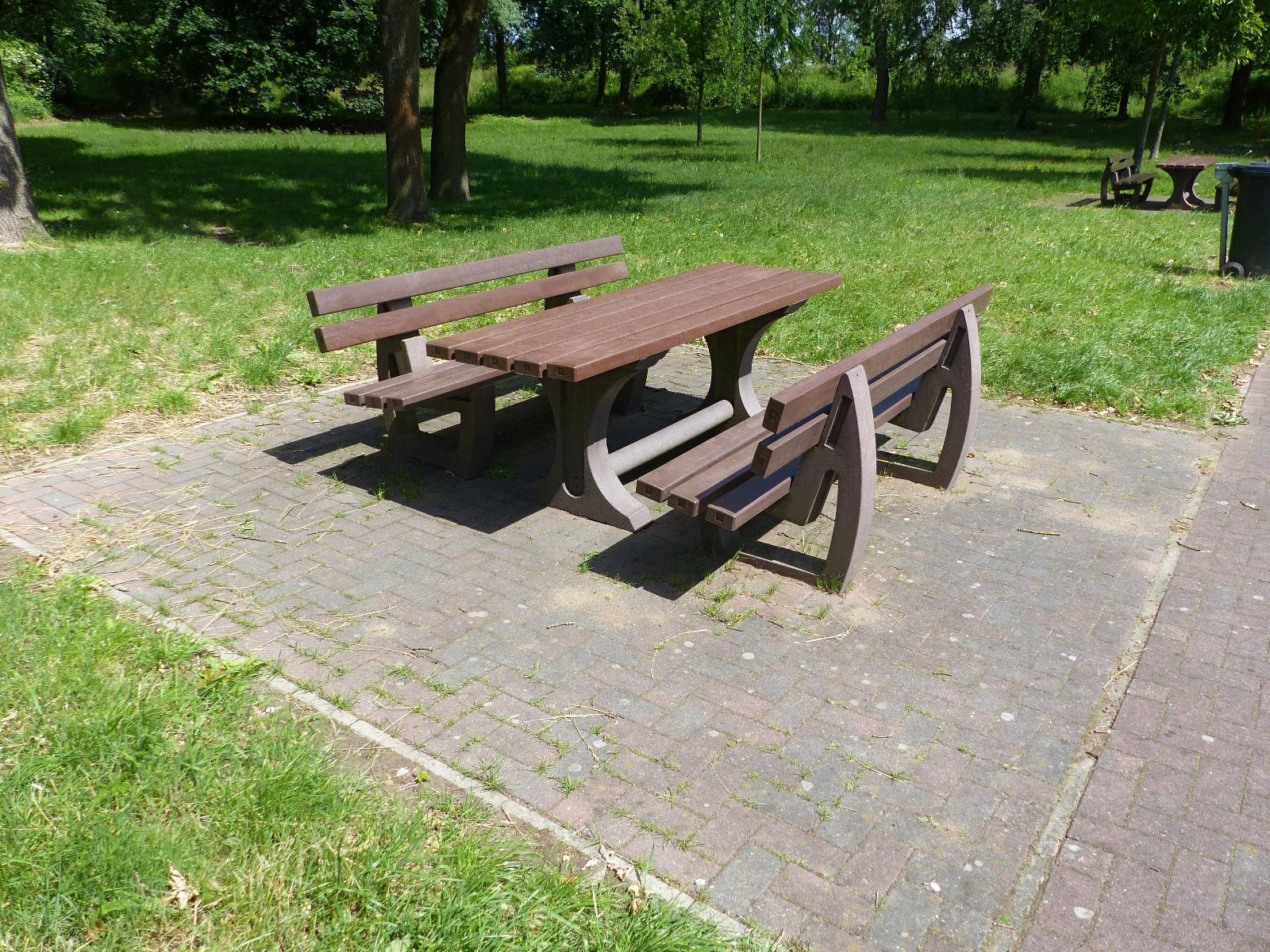 Sutton bench